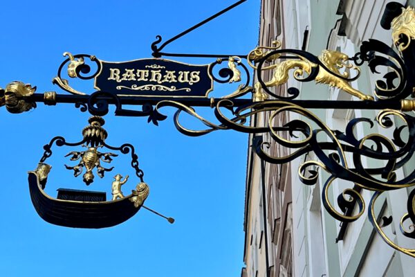 Rathaus Schild Eingang Foto köx Rathaus Schild Eingang Foto köx
