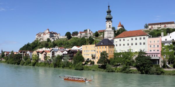 Plättenfahrt mit Burgpanorama Burghausen