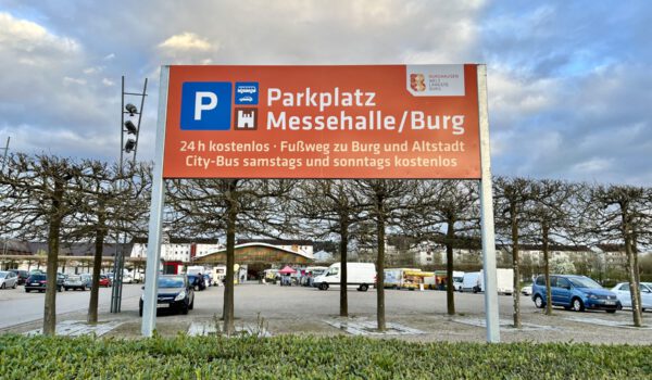 Aparcamiento Messeplatz Park and Ride Burghausen Foto Königseder
