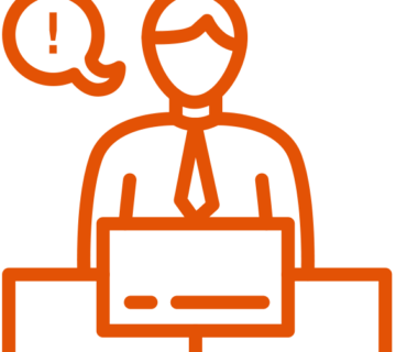 Eine Grafik zeigt einen Menschen als Ansprechpartner mit Sprechblase hinter einem Computer