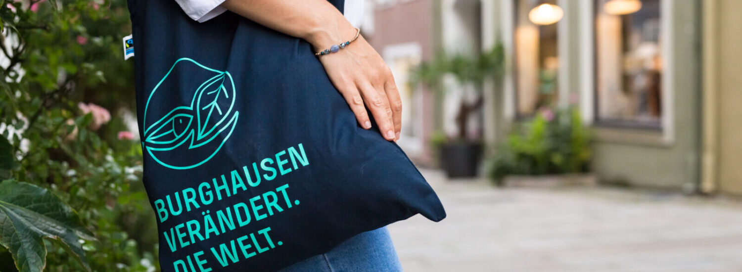 Cloth bag "Burghausen is changing. The world" © Hannah Soldner