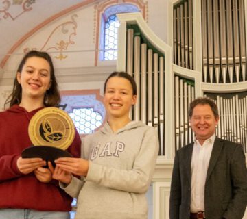 Gruppenfoto bei Verleihung des Nachhaltigkeitspreises © Stadt Burghausen