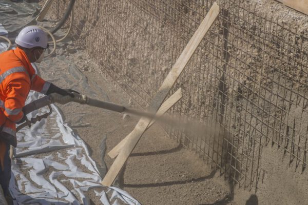 Bauarbeiter bei der Arbeit © Stadt Burghausen