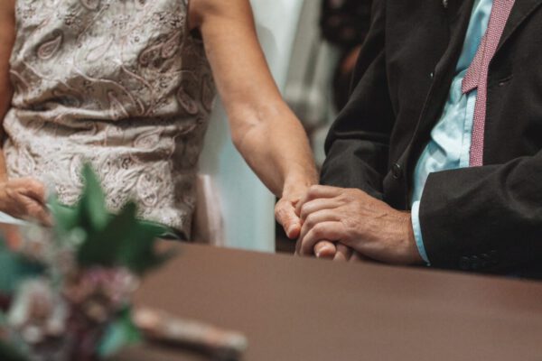 Hochzeitspaar bei der Trauung © Alexandra Königseder