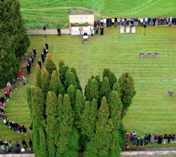 Gedenkveranstaltung am KZ Friedhof © Stadt Burghausen