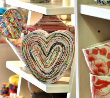 Waren im Eine Welt Laden © Burghauser Touristik GmbH