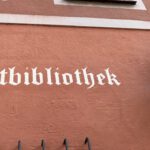 Stadtbibliothek Schild © Alexandra Königseder