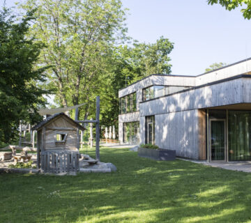 Sport Kita Garten  und Gebäudeansicht © Hannah Soldner