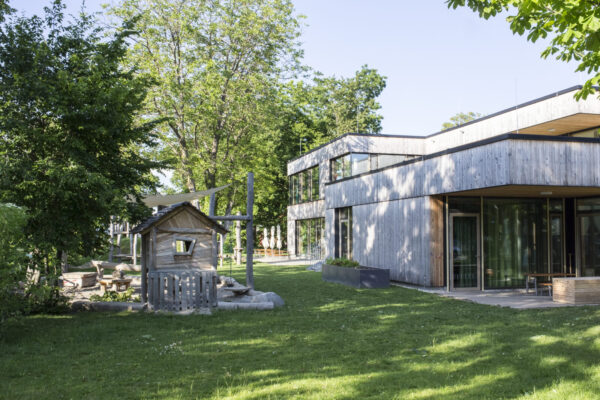 Sport-Kita Garten- und Gebäudeansicht © Hannah Soldner