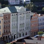 Rathausgebäude von Weitem © Burghauser Touristik GmbH