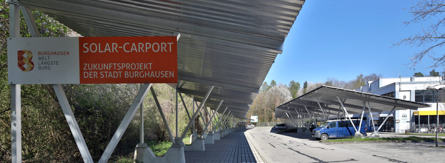 Parkplatz mit Solardach © Gerhard Nixdorf