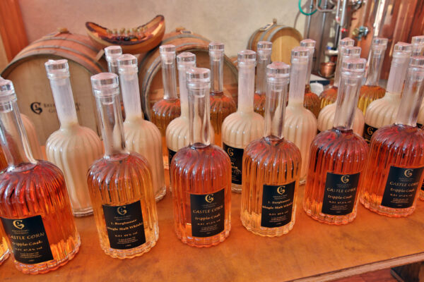 Schnaps aus der Region © Gerhard Nixdorf Schnaps aus der Region © Gerhard Nixdorf