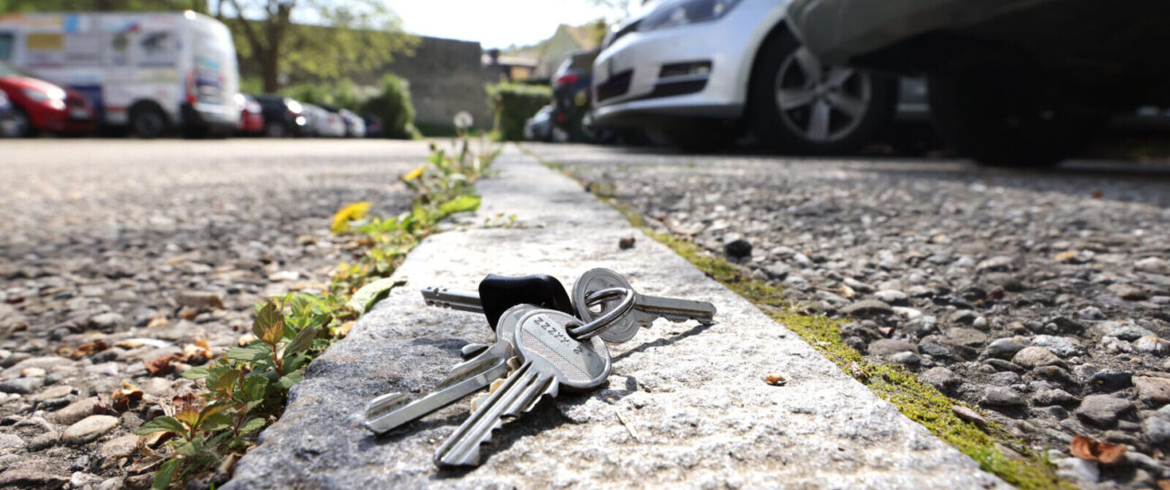 Symbolbild verlorener Schlüssel auf Parkplatz © Gerhard Nixdorf