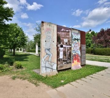 Ein Stück der Berliner Mauer im Stadtpark © Gerhard Nixdorf