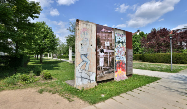 Ein Stück der Berliner Mauer im Stadtpark © Gerhard Nixdorf