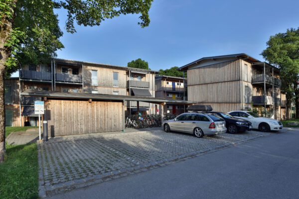 Wohnblöcke aus Holz © Gerhard Nixdorf