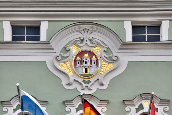 Stadtwappen am Rathaus © Gerhard Nixdorf