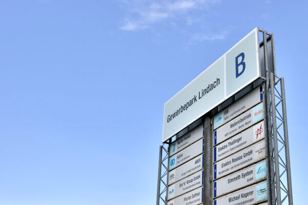 Tafel am Eingang zum Gewerbepark Lindach © Gerhard Nixdorf