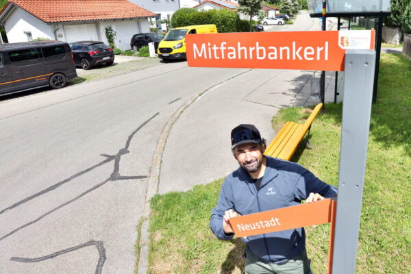 Das Mitfahrbankerl © Gerhard Nixdorf