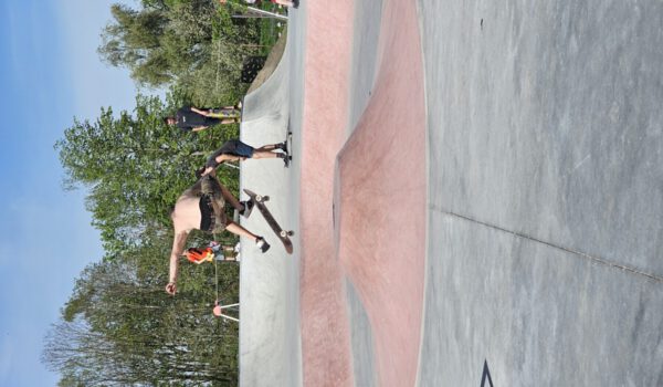 Der Skateplatz mit vielen Rampen, Stufen und Geländern © Stadt Burghausen/ebh Der Skateplatz mit vielen Rampen, Stufen und Geländern © Stadt Burghausen/ebh