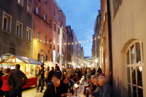 Die Grüben während des Brückenfests © Stadt Burghausen