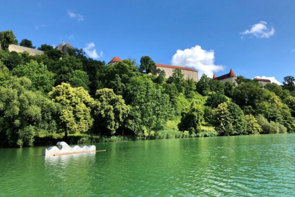 Wöhrsee mit Burg © Stadt Burghausen