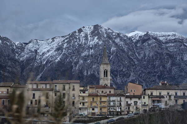 Sulmona mit Bergen im Hintergrund © Umberto D'Erano / Touristik Sulmona