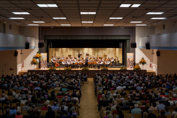 Wackerhalle bei Konzert der Wackerwerkskapelle © Wacker GmbH