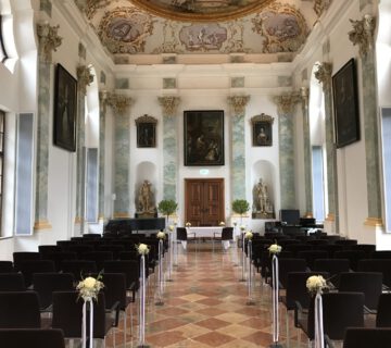 Festsaal Raitenhaslach mit Hochzeitsbestuhlung © TUM Akademiezentrum Raitenhaslach