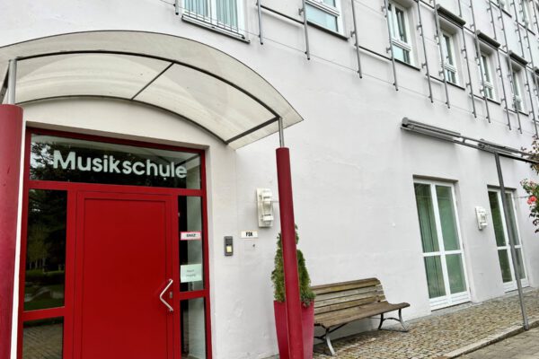 Eingang zur Musikschule © Alexandra Königseder