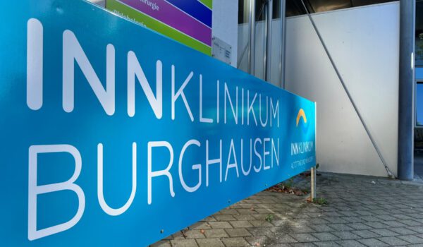 Schild Inn Klinikum Burghausen © Alexandra Königseder