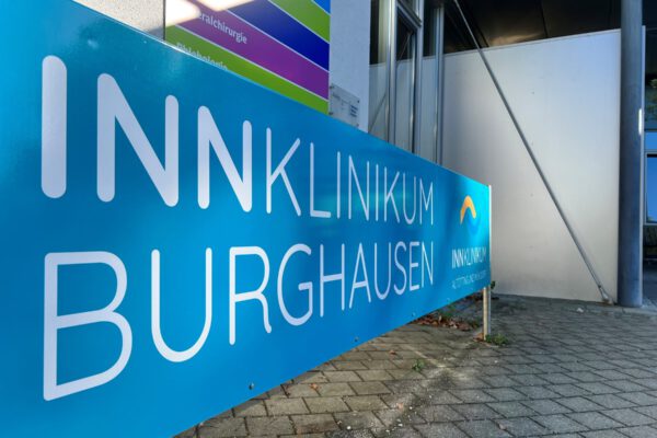 Schild Inn Klinikum Burghausen © Alexandra Königseder