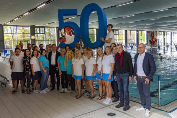 Gruppenbild mit BGM Schneider Team Bäder Foto Eberle 2