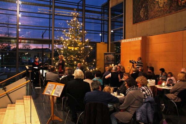 Musik am Weihnachtsbaum Musik am Weihnachtsbaum