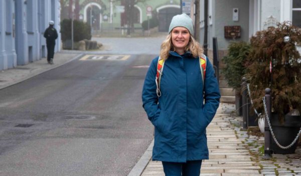 Verena Steiner ist die Klimaschutzmanagerin der Stadt Burghausen. Sie begleitet und berät die Stadt auf ihrem Weg zu einer klimafreundlicheren Entwicklung