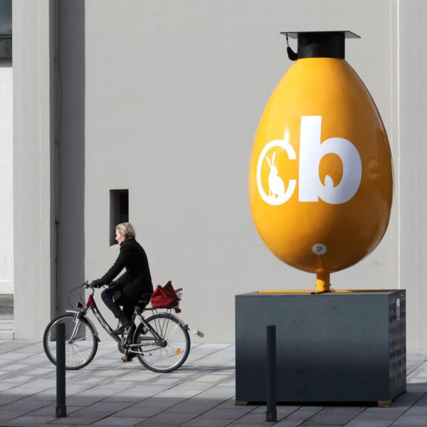 Das Studier-Ei mit Doktor-Hut Fotocredit: Burghauser Touristik