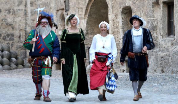 Öffentliche Burgführungen starten in die Saison