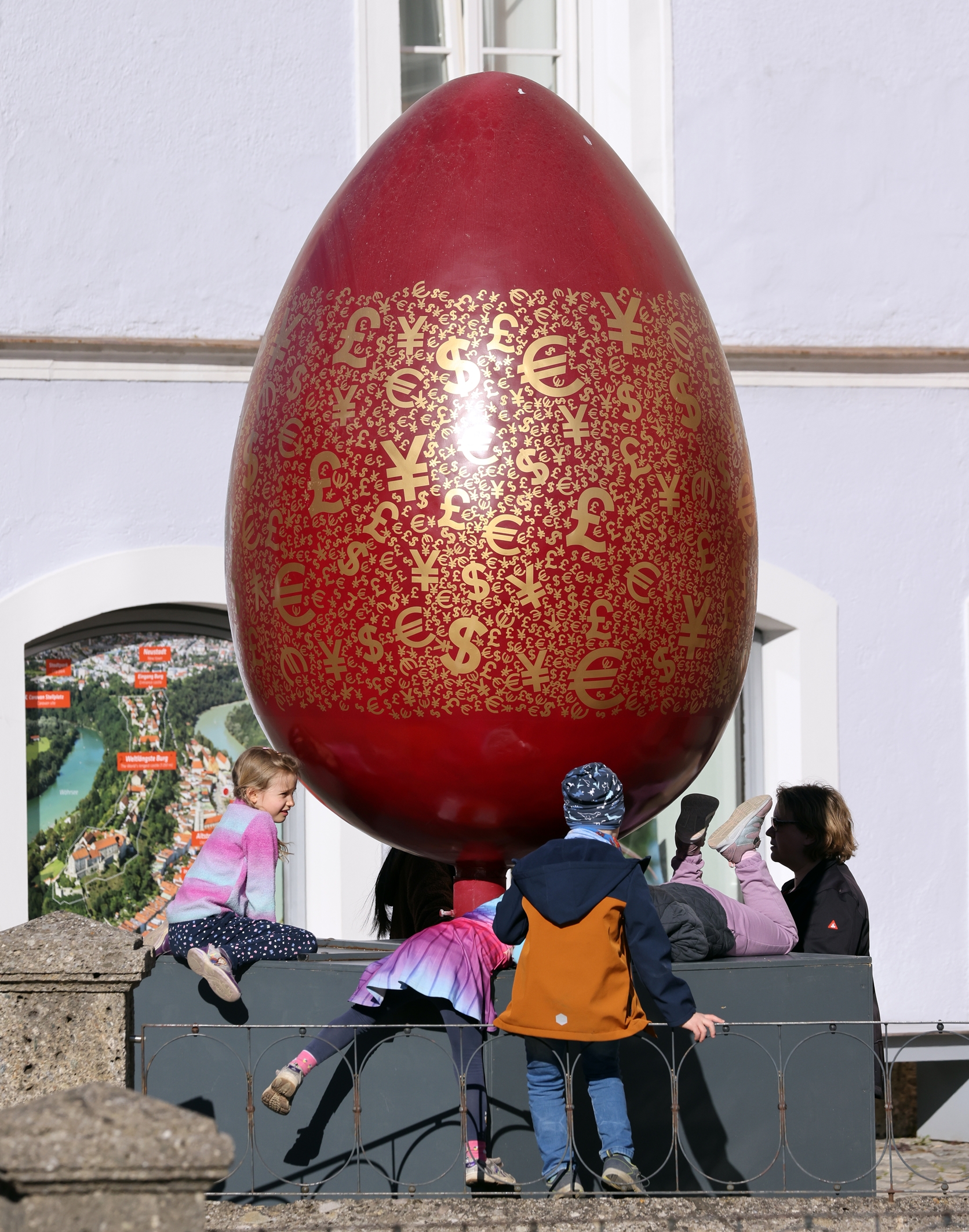 How to Make a Giant Easter Egg