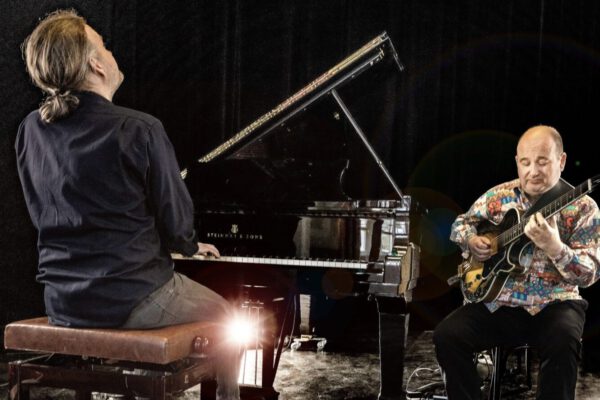 Cabaret OSSA-Duo_Foto-2-scaled Cabaret OSSA-Duo_Foto-2-scaled