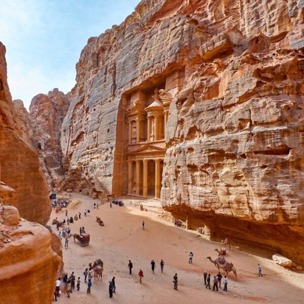 Die Felsenstadt Petra ist Weltkulturerbe und ist eines der Reiseziele der Burghauser Stadtreise Fotocredit: ©truba71 - stock.adobe.com