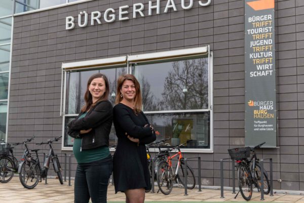 Bürgerhaus kehrt zur Normalität zurück Karin Landsberger (l.) wird das Bürgerhaus im März verlassen, Magdalena Weber übernimmt Bürgerhaus kehrt zur Normalität zurück Karin Landsberger (l.) wird das Bürgerhaus im März verlassen, Magdalena Weber übernimmt