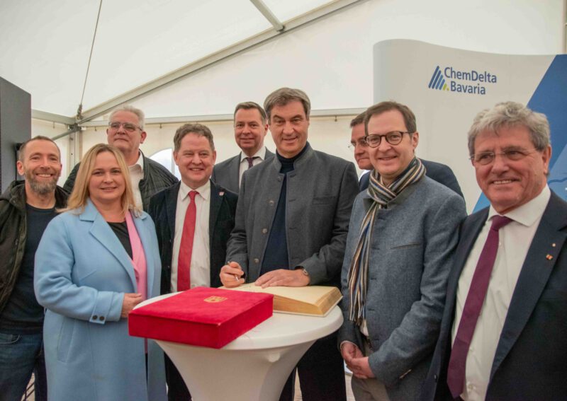 Eintrag ins Goldene Buch der Stadt Burghausen - Ministerpräsident Dr. Markus Söder - 14.04.2023 Förderzusage 26 Mio Euro für Technikum 