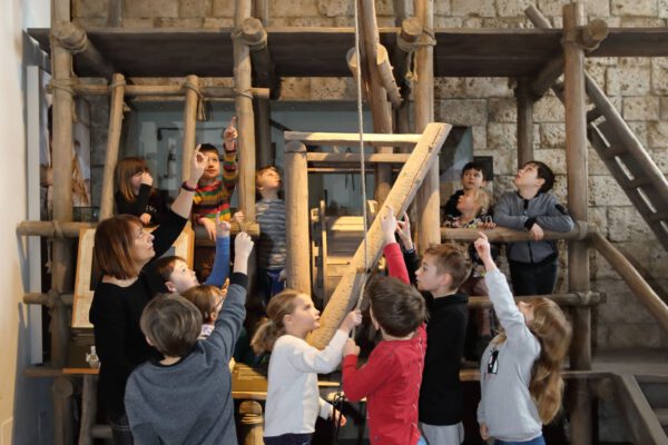 Im Stadtmuseum Burghausen gibt es viel über Persönlichkeiten, Ereignisse und das frühere Leben in Burghausen zu staunen, zu sehen und zu lernen Im Stadtmuseum Burghausen gibt es viel über Persönlichkeiten, Ereignisse und das frühere Leben in Burghausen zu staunen, zu sehen und zu lernen