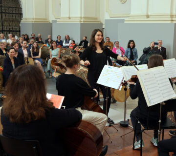 Die Kinderphilharmonie unter Charlotte Lang in der Studienkirche St. Josef. Fotocredit: Nixdorf Fotografie