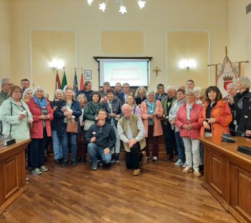 Großartige Bürgerreise des Städtepartnerschaftvereins Burghausen nach Sulmona vom 13. – 21. Mai 2023 - Empfang im Rathaus