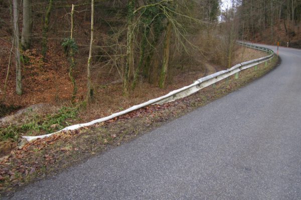 PM 156 Stadt Burghausen Die Leitplanken am Marienberg müssen erneuert werden PM 156 Stadt Burghausen Die Leitplanken am Marienberg müssen erneuert werden