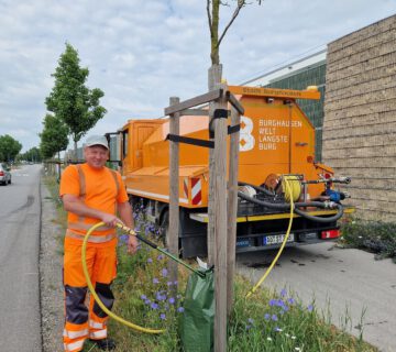 Seit 20 Jahren kümmert sich Konstantin Alles schon um die Bewässerung der städtischen Pflanzen © Stadt Burghausen/ebh
