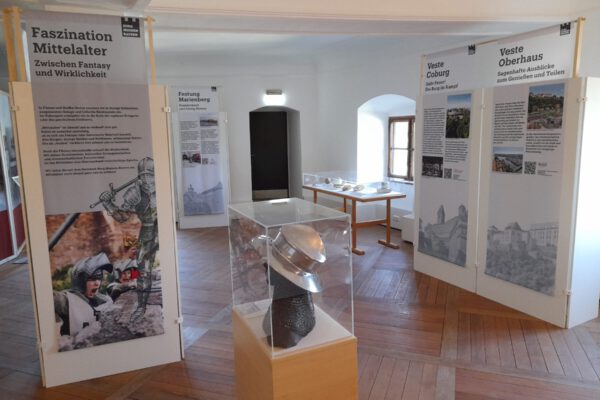 PM Burg.Museen.Bayern im Stadtmuseum Burghausen quer Faszination Mittelalter – Präsentation des Netzwerks Burg.Museen.Bayern im Stadtmuseum Burghausen
