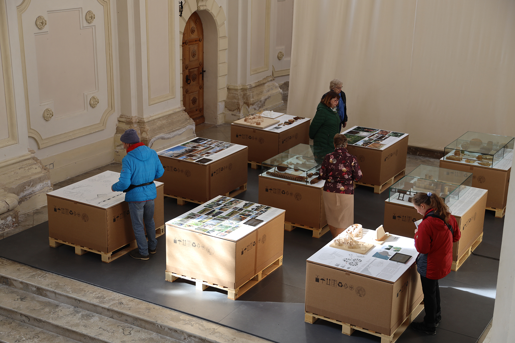 Künstlerführung mit Markus Heinsdorff durch die Ausstellung „MARKUS HEINSDORFF · REGEN – WALD 2 – LEBEN UNTER BÄUMEN“