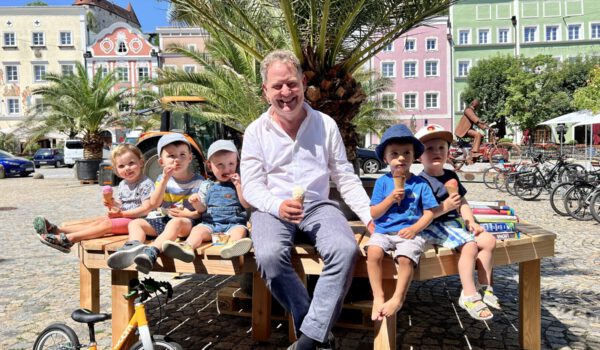 Palmeninseln am Stadtplatz © Stadt Burghausen/köx